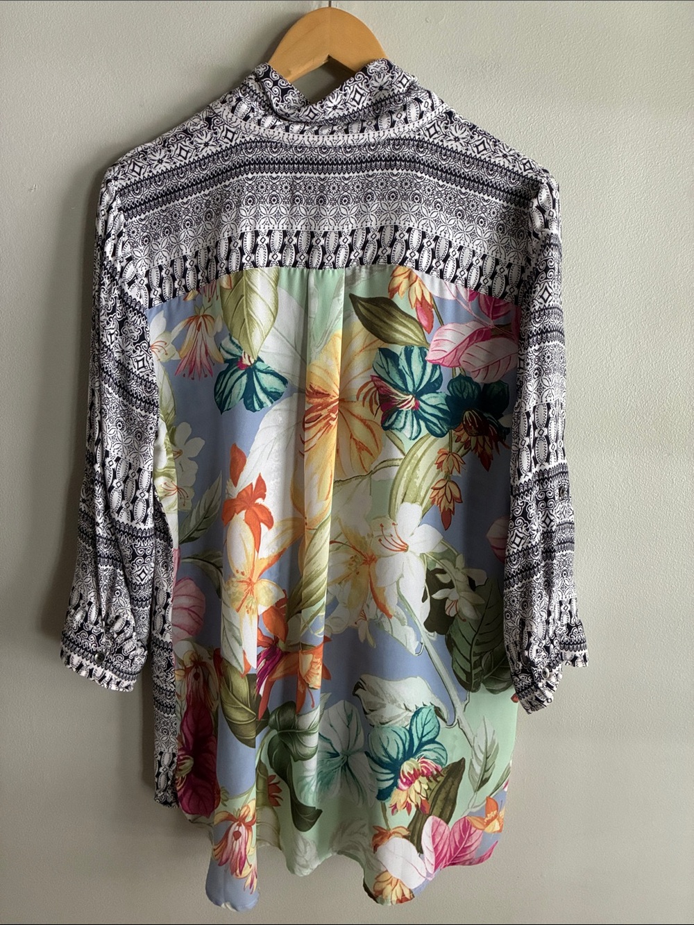 Christopher & Banks L Mixed Print Floral Contrast Back Button Down Tunic Shirt